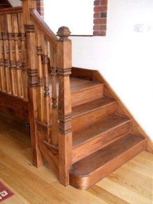 Pear Stairs - Dwyer Cut String Hemlock Staircase (74)
